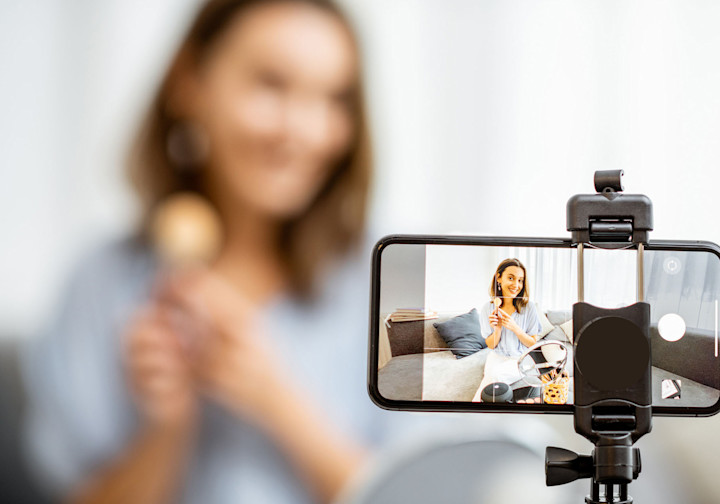 「ステマ」規制への対応…景品表示法の告示と運用基準の概要