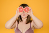 Alimentación en el Embarazo: Nutrientes Esenciales por Trimestre