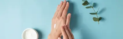 How-to-Self-Tan-Hands-desktop