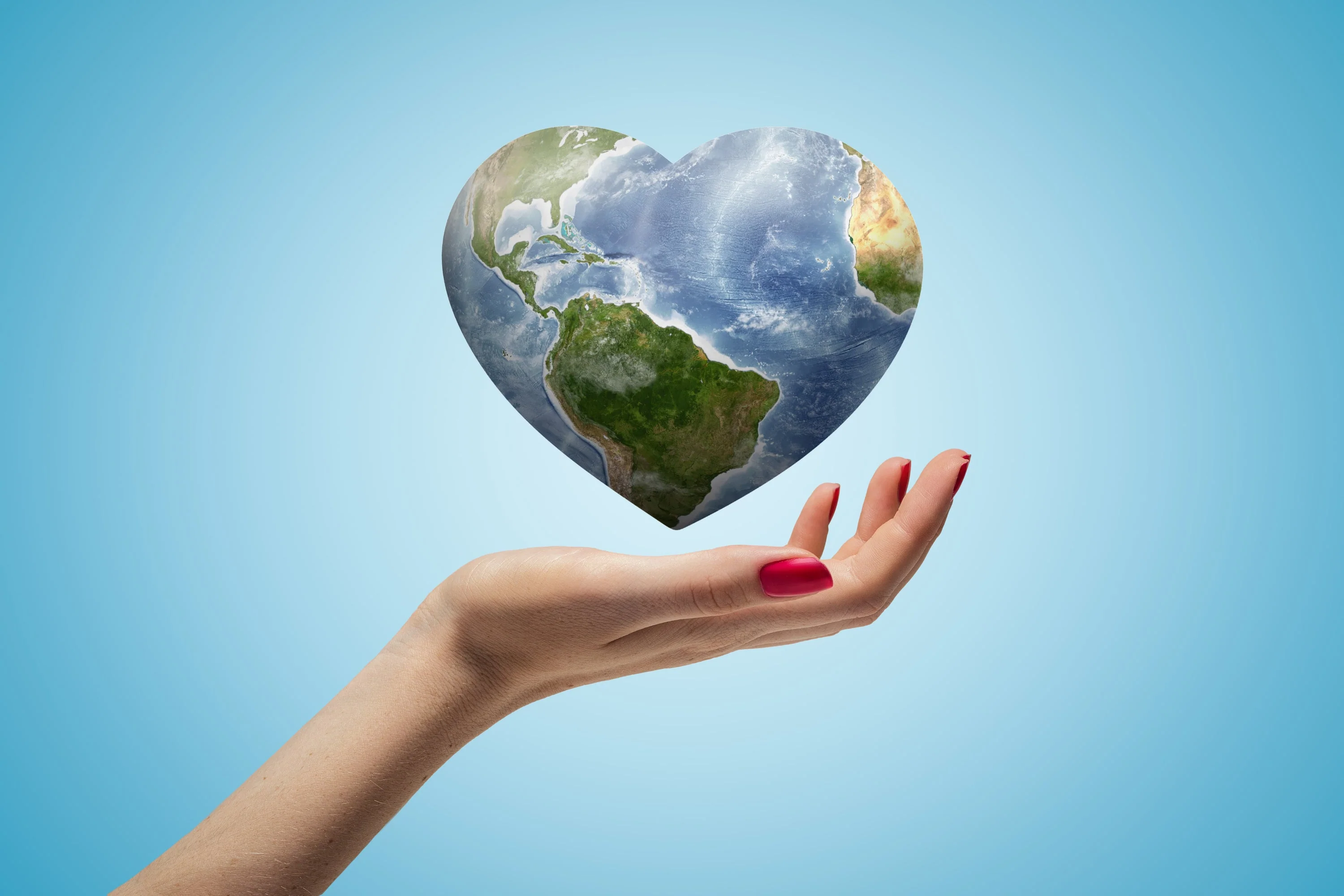 HeartGlobe shutterstock 1479667694 PURCHASED-min 1
