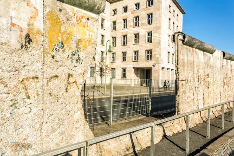 Hier würden Sie das Bild der Berliner Mauer sehen als Sinnbild zum Thema 30 Jahre Mauerfall: Mietpreise kennen keine Grenzen.
