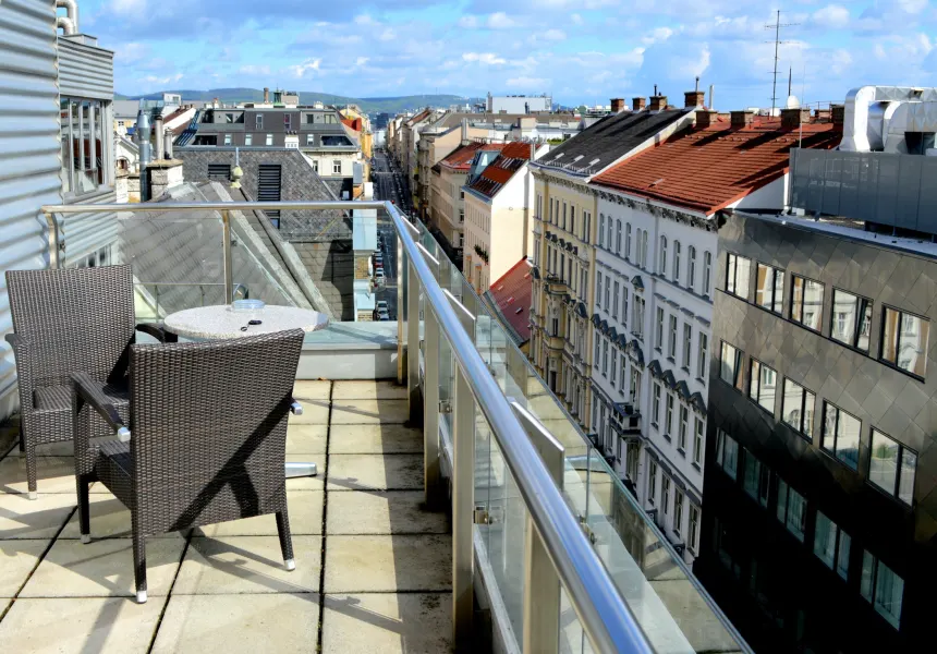 Hier sehen Sie den Blick vom Balkon einer Mietwohnung. 