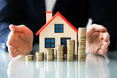 Haus der Eltern im Pflegefall kaufen oder verkaufen: Warum ist es wichtig, den Immobilienwert genau zu ermitteln?