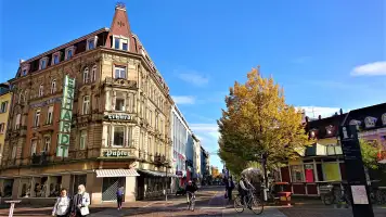 Hier sehen Sie Immobilien in der Stadt Karlsruhe.