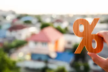 Was sind die Darlehenszinsen und wie werden sie berechnet?