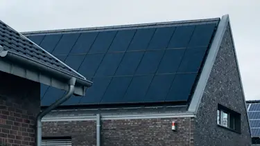 Neue Gesetze 2023 - energetisches Haus mit Photovoltaik