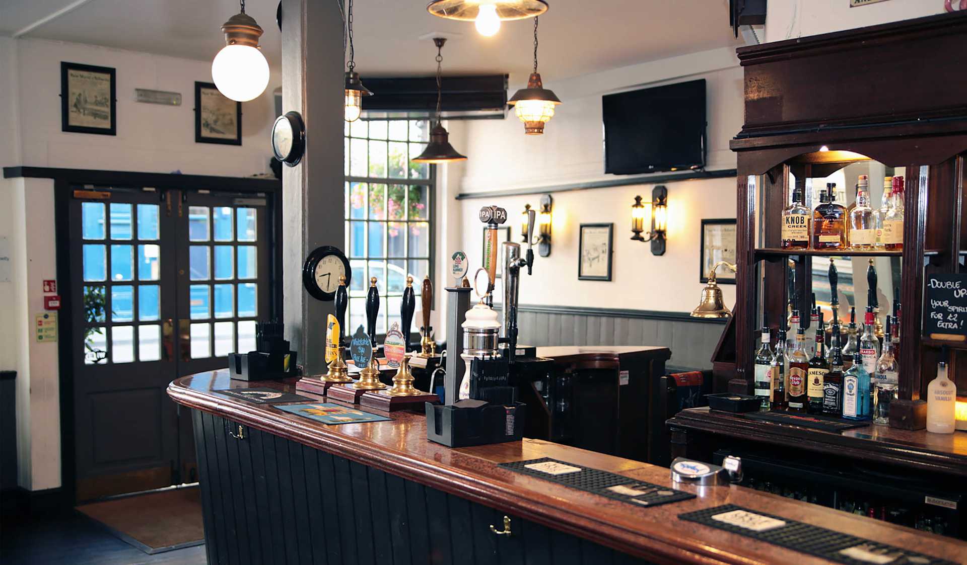 London Bridge Pub St Christopher s Inn london-bridge-pub-st-christopher-s-inn