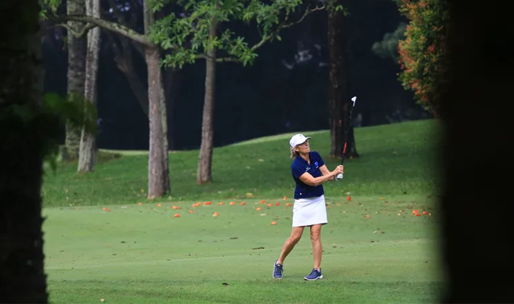 Australian Sue Wooster takes a one-stroke lead into the final round of the women's individual competition at Kota Permai. Picture by Malaysian Golf Association.