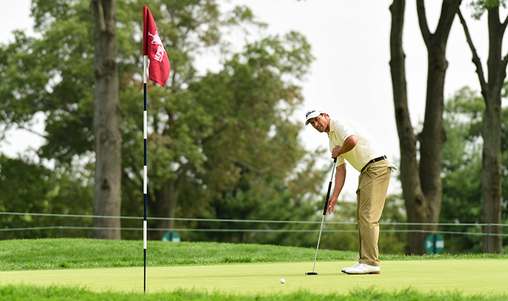 Adam Scott's putter kept him in US Open contention. Picture: USGA