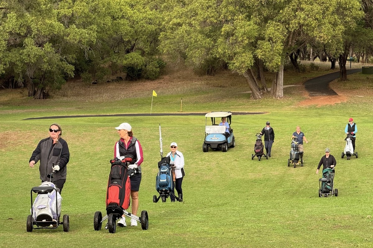 Augusta women on course