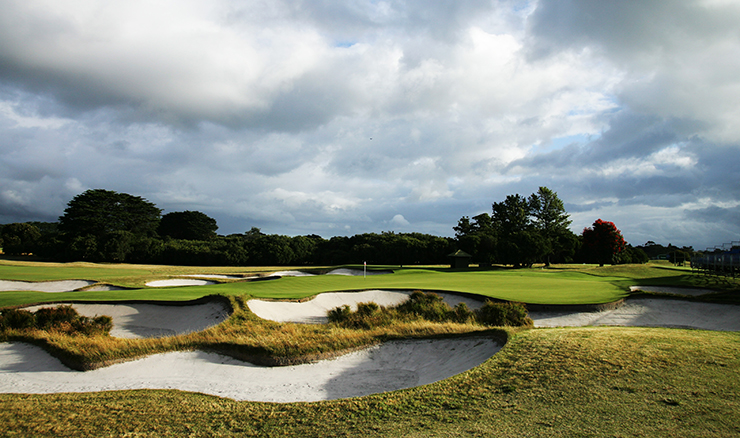 Royal Melbourne 18th image
