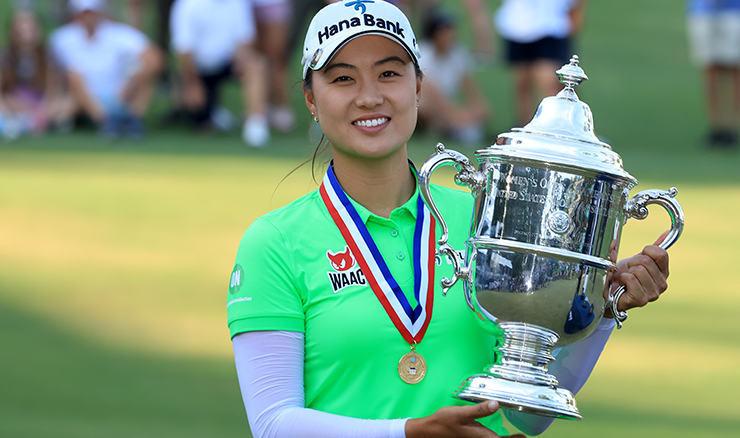 Minjee Lee with the US Open trophy.