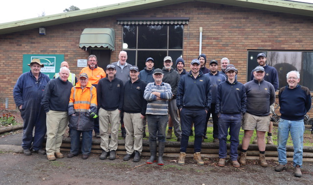 Volunteers from Metropolitan, Peninsula Kingswood, Kingston Heath, Royal Melbourne and Commonwealth golf clubs help at Trentham.