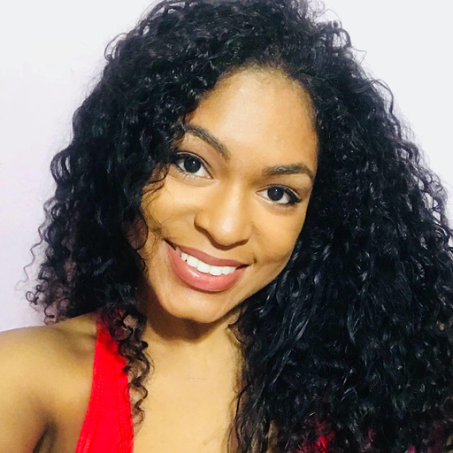 Headshot of Stephanie Nieves