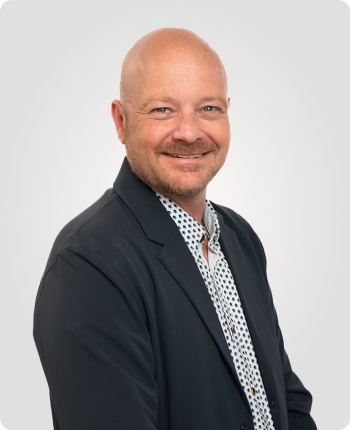 Headshot of Josh Everett