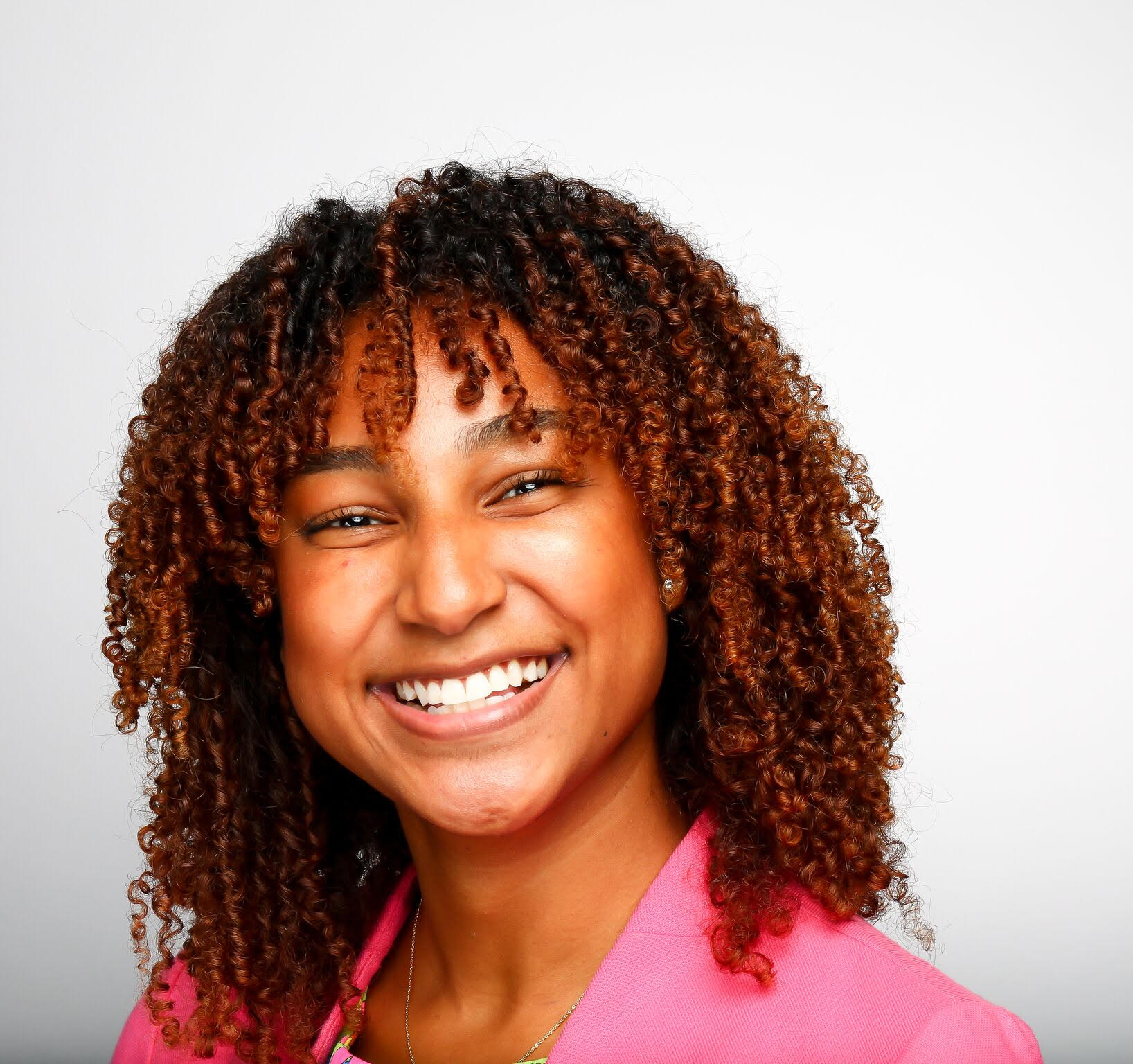 Headshot of Stacy Fernández