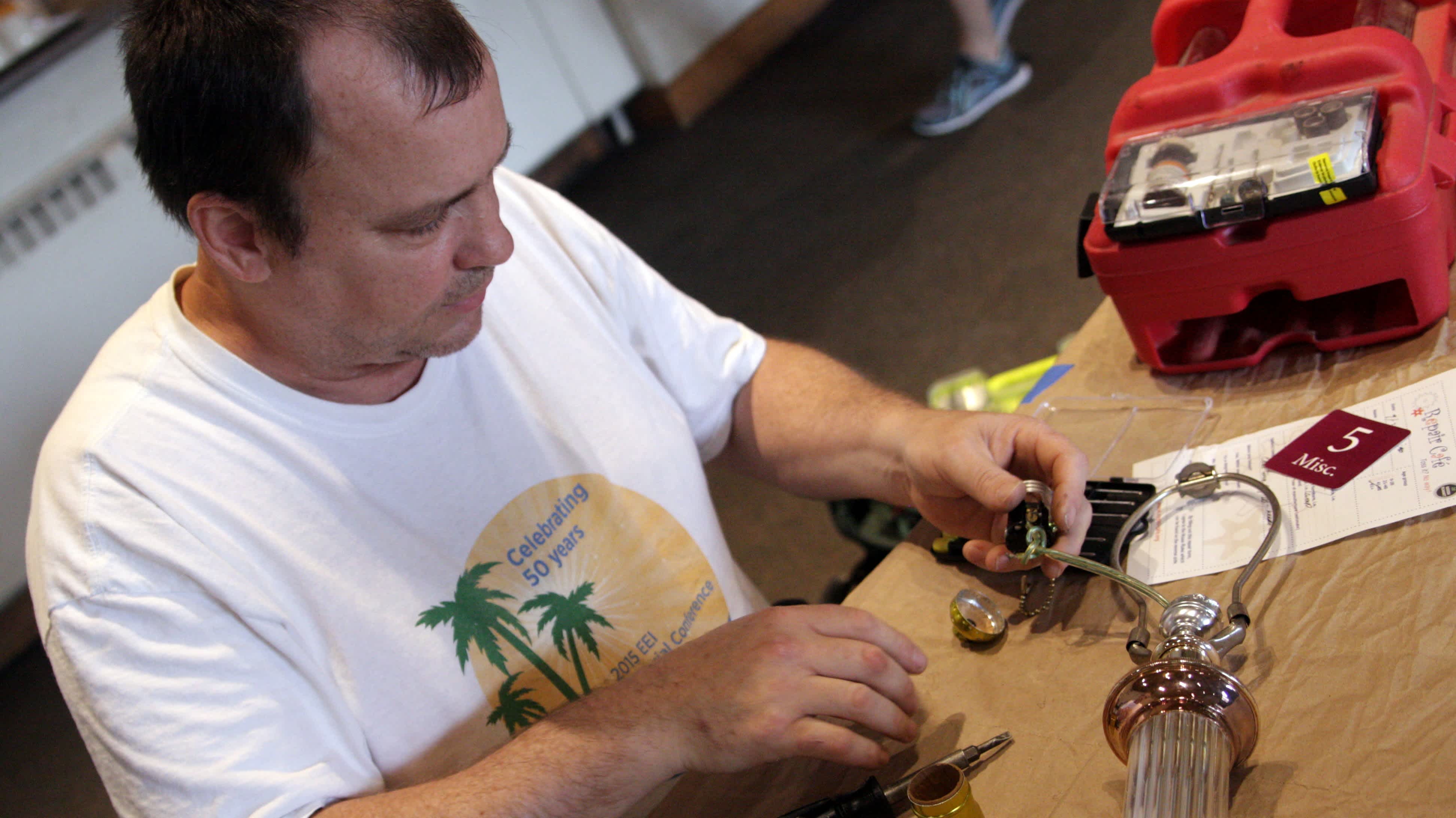 Featured Image Save your broken stuff for free at a Repair Cafe