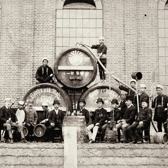 Komakichi Torii had a grand dream of bringing beer to Japan. So he did. His Osaka Beer Brewing Company launched Asahi Draft Beer in 1900 — the first to be bottled in Japan. Meaning ‘morning sun’, Asahi embodied a dream come true. It became a symbol of innovation and hope for the nation.  