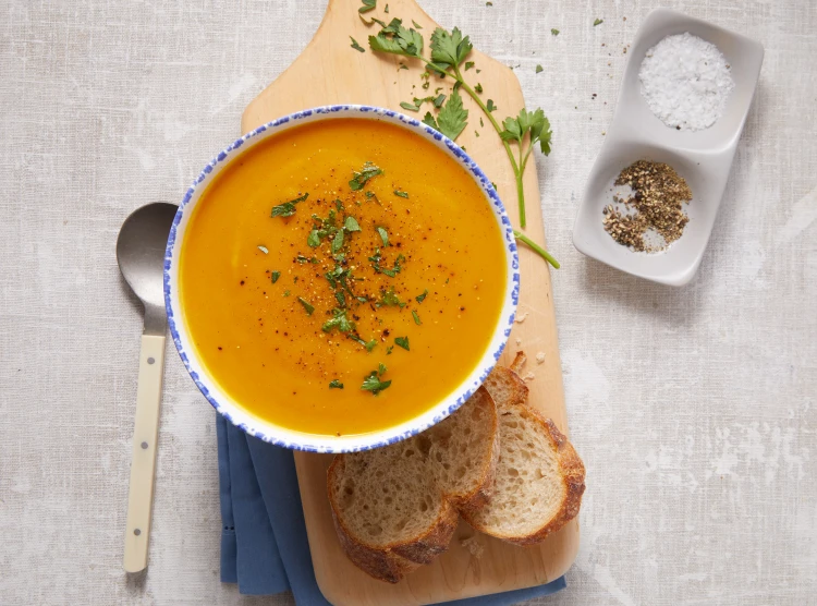 Spicy Pumpkin Carrot Soup - The clever meal