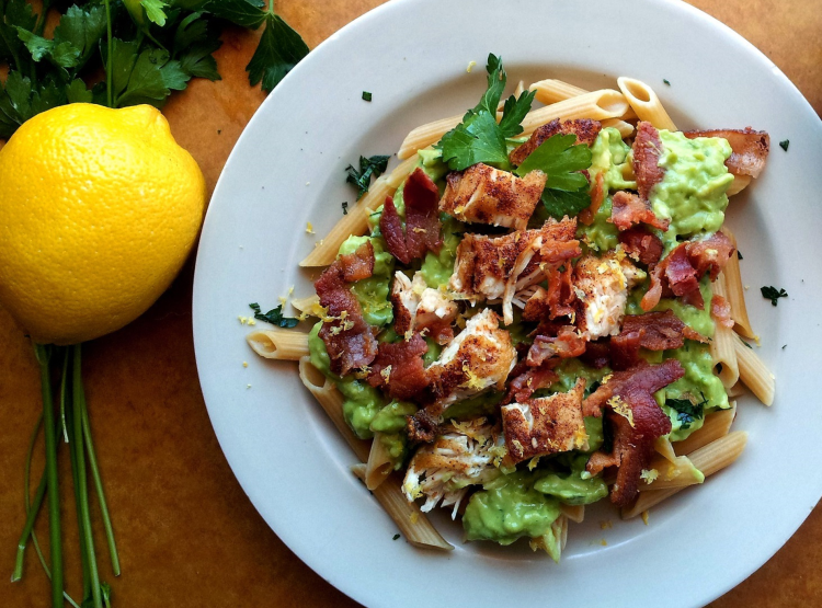 Avocado Cream Pasta With Chicken and Bacon (and 4 Other Excuses to Put Avocado  Cream Sauce on Everything)