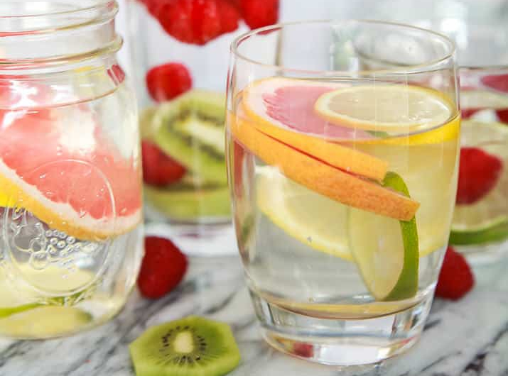 https://images.ctfassets.net/3vz37y2qhojh/6QccQfMzN96LbsIhyhtT7f/bbd41268463043f0580e406348901c1d/Fruit-Infused-Water_hero.jpeg