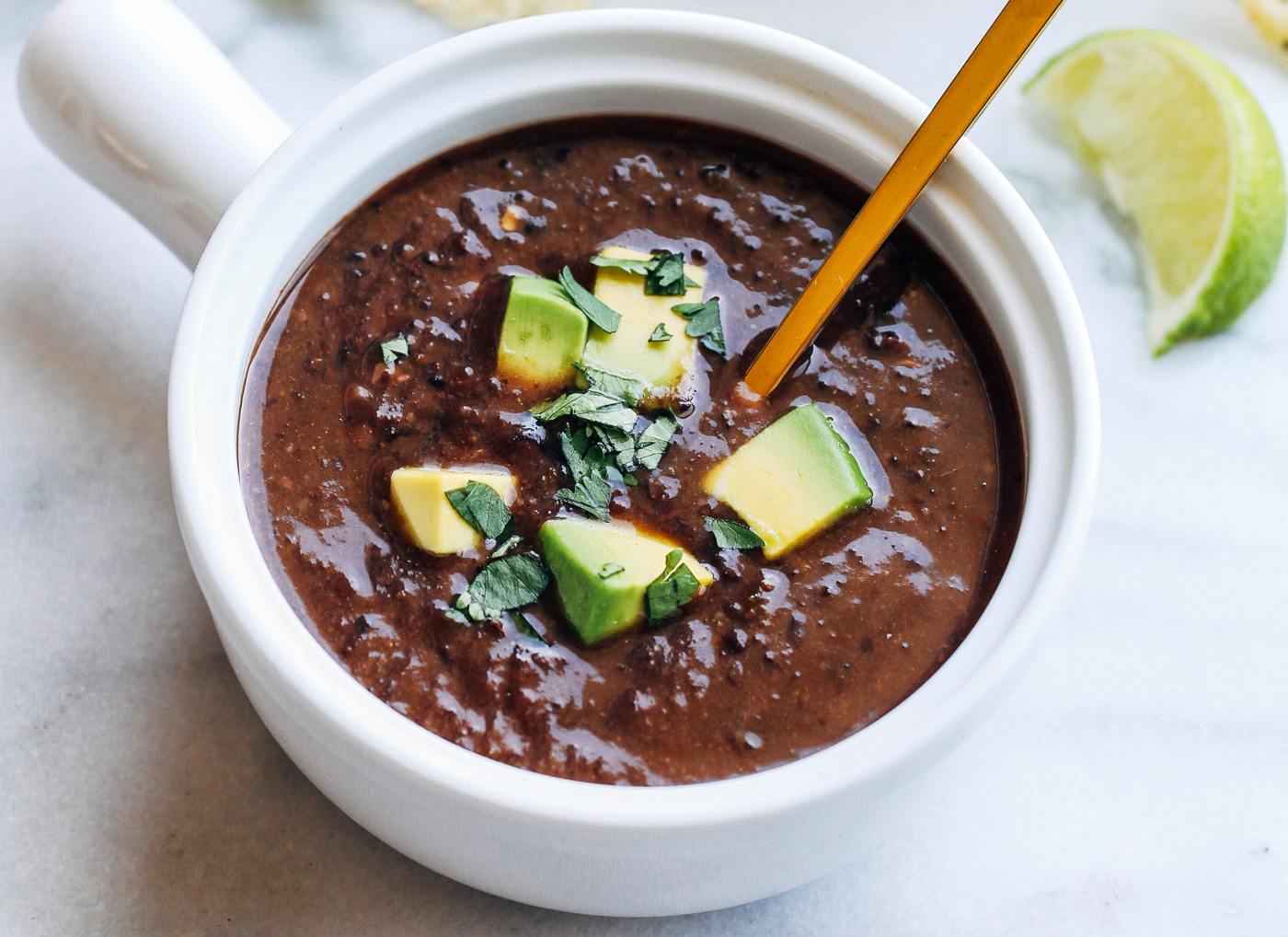 https://images.ctfassets.net/3vz37y2qhojh/6j6JMpBrIkc9OWOVDegu4N/c4f50d2f2c5b0fda846eafafe7842bfc/5-Ingredient-Black-Bean-Soup_hero.jpg