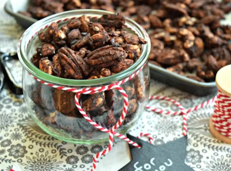 Spiced Nuts: The Perfect Last Minute Holiday Gift
