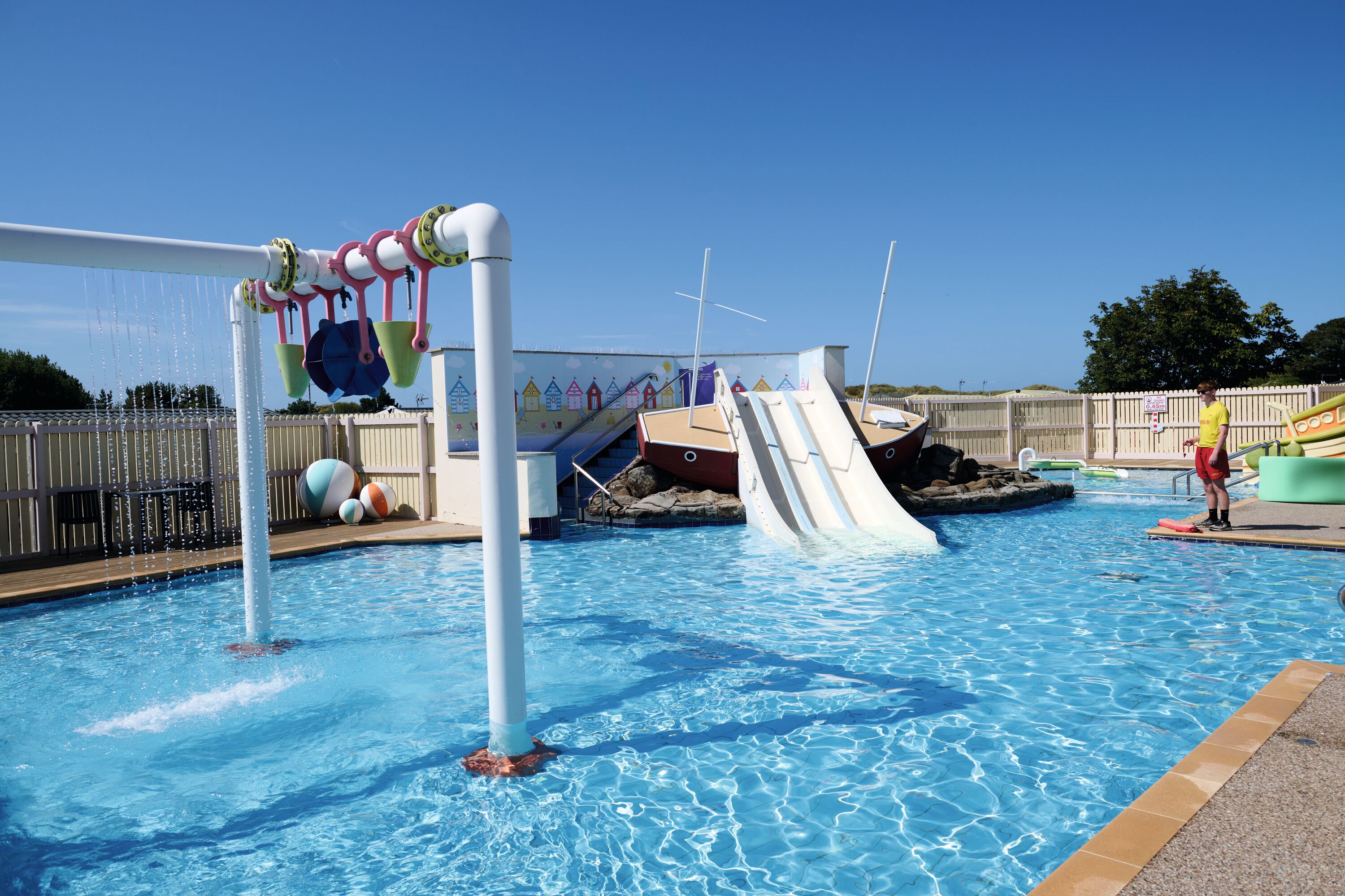 Outdoor pools and SplashZones