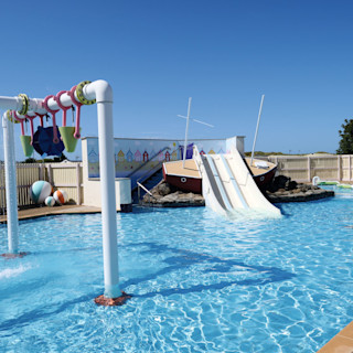 Outdoor pools and SplashZones