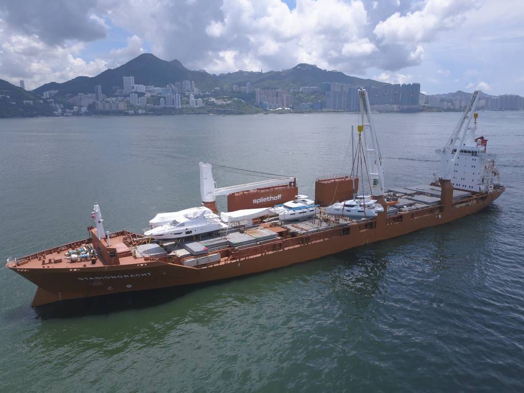 Hong-Kong-Sevenstar-Yacht-delivery-1-1024x768