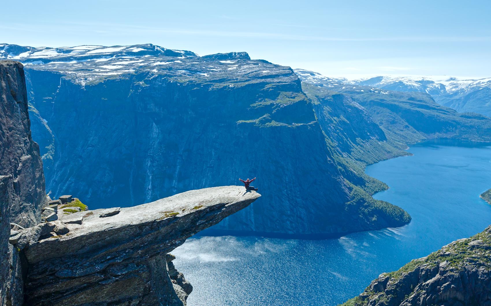Utsikt mot Trolltunga i Hardanger -\nFoto: Getty Images