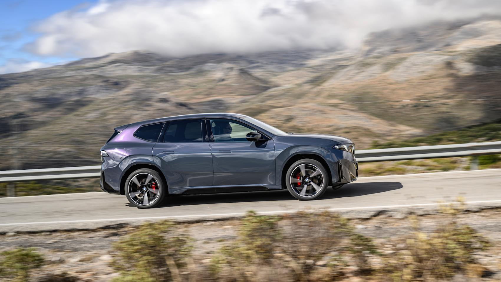 iX3 är belamrad med körassistanssystem. (Foto: BMW)