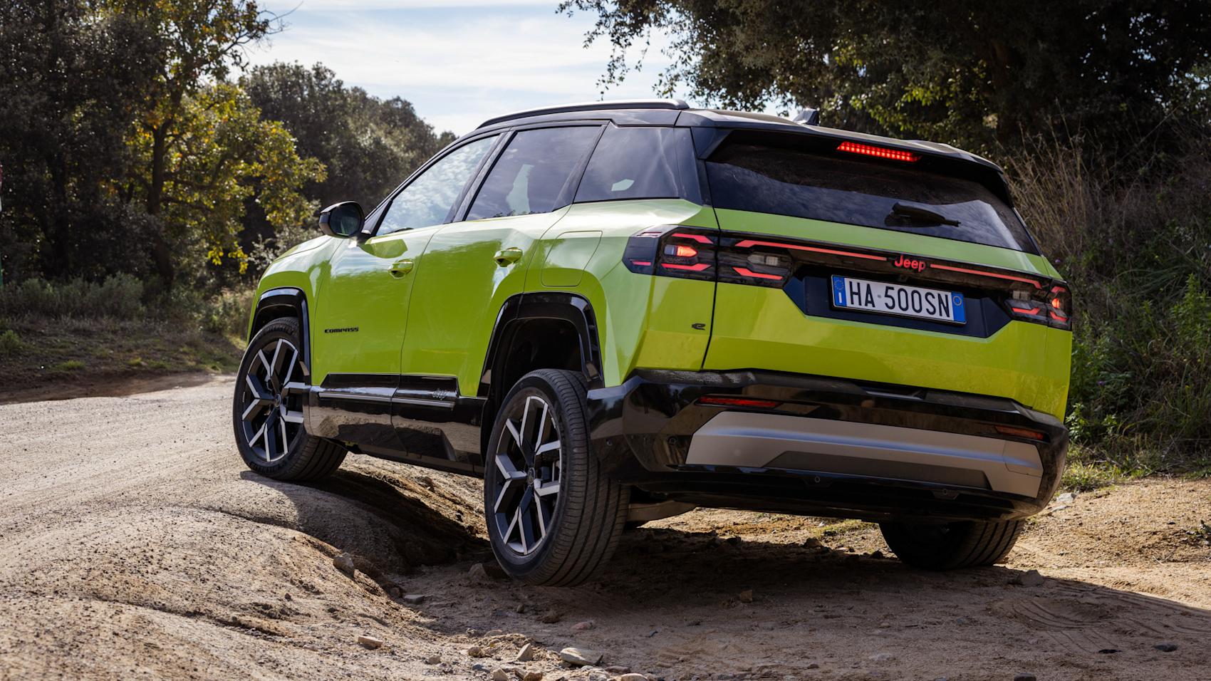 Jeep Compass utstålar nog mer framkomlighet än vad den erbjuder. (Foto: Jeep)