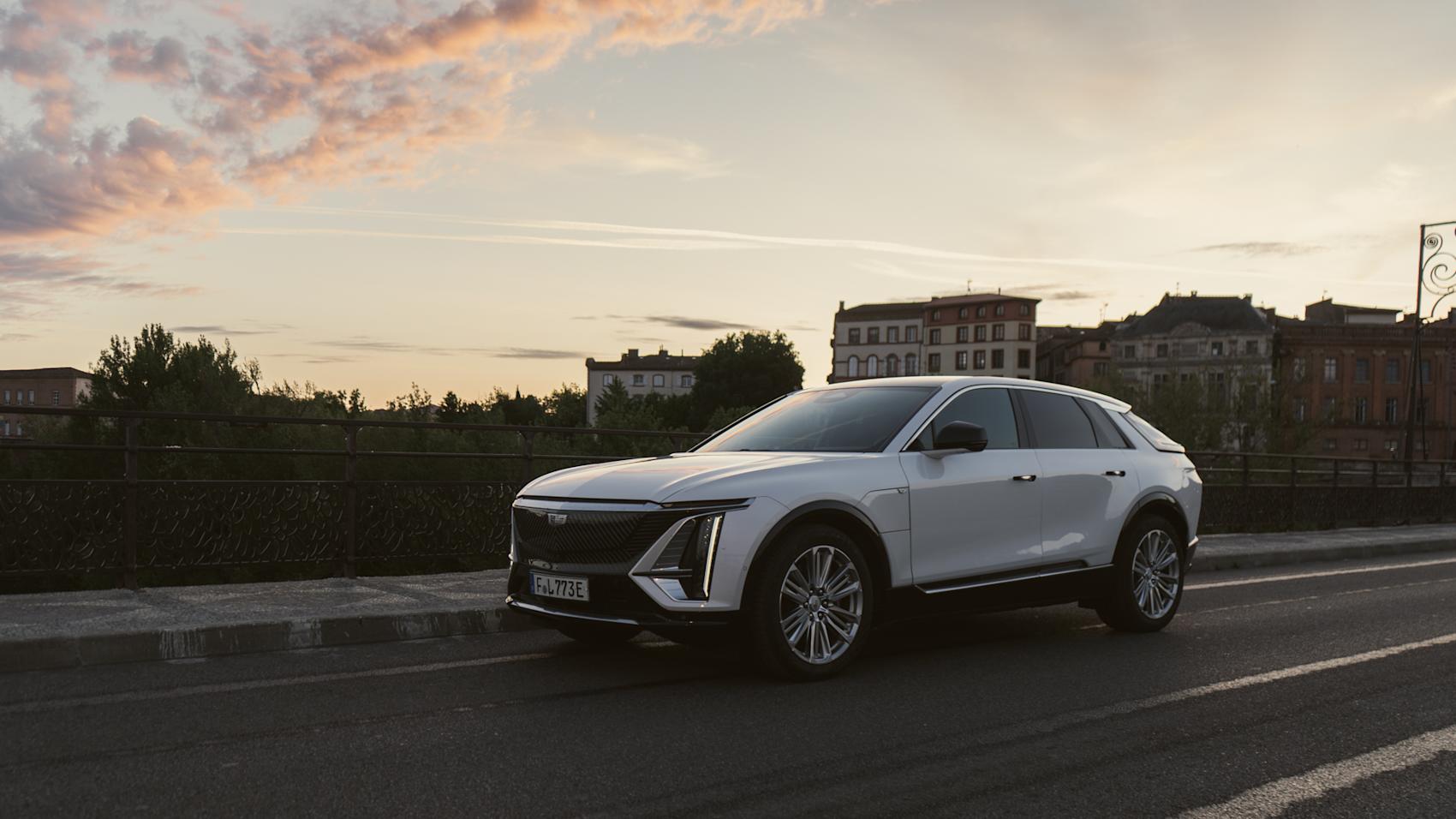 Många tittar lite extra på Lyriq.