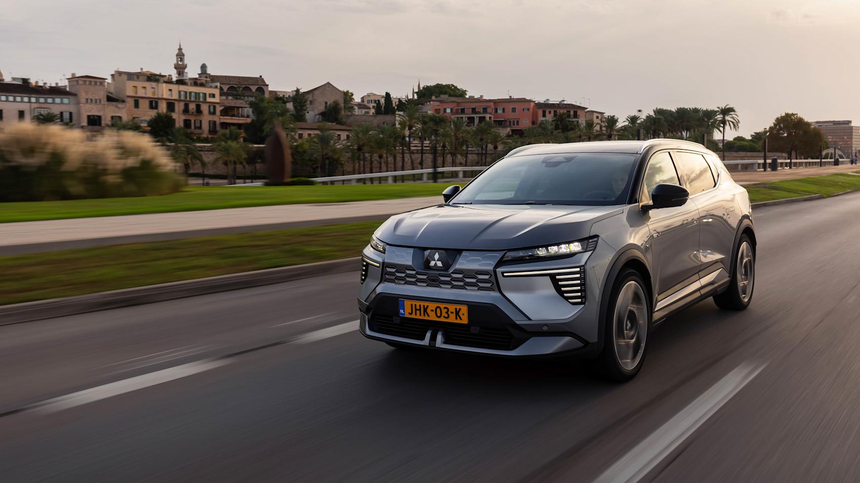 Nya Mitsubishi Eclipse Cross är märkets första elbil. (Foto: Mitsubishi)