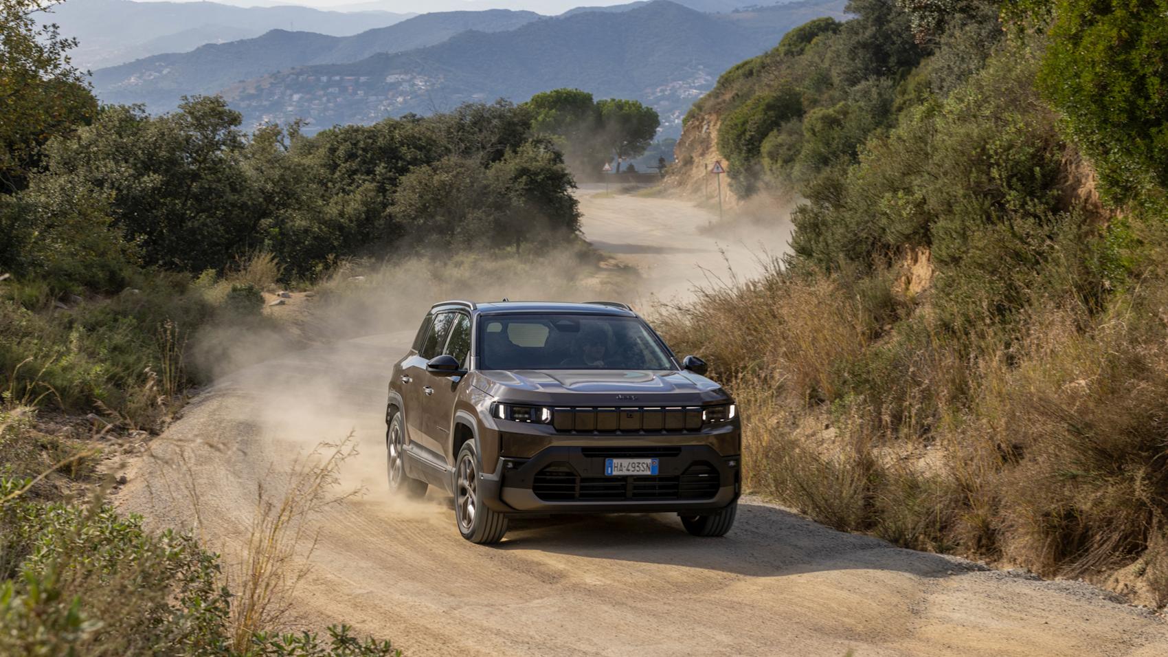 Mildhybriden känns rappare än man förväntar sig. (Foto: Jeep)