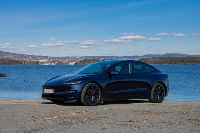 Test: Tesla Model 3 Performance - sportslig, sprek og underholdene