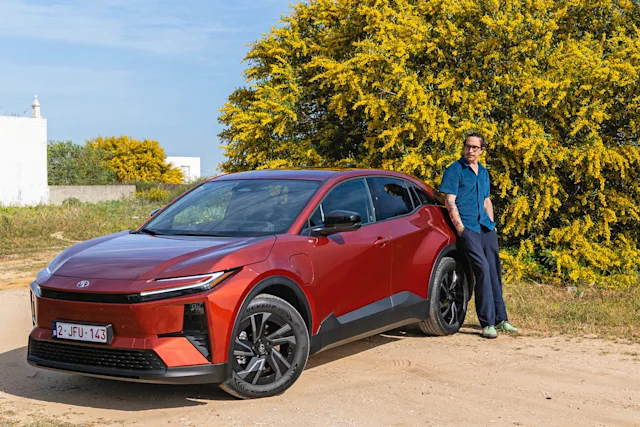 Test: Toyota C-HR+ – transportmedel för medellånga