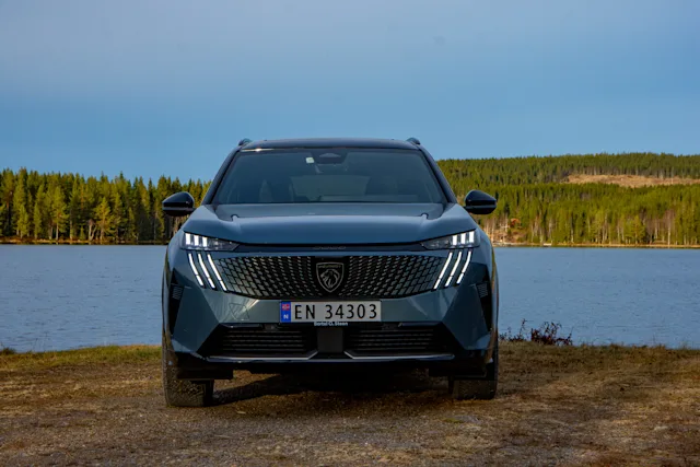 Peugeot E-5008 4WD - Tøff, komfortabel og fleksibel