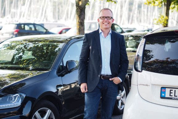 KNALLGODT BILÅR: - 2020 var et knallgodt bilår, men 2021 ser ut til å overstige fjoråret, noe trafikktallene for august på FINN bil også tyder på, forteller Eirik Håstein i FINN motor.