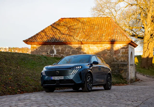 Peugeot E-3008 4WD - Peugeot på myke løvepoter