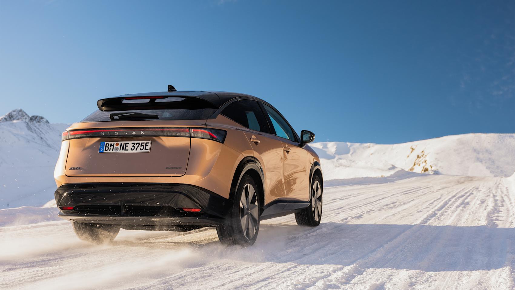 Elbilar går mot strömmen. (Foto: Nissan)