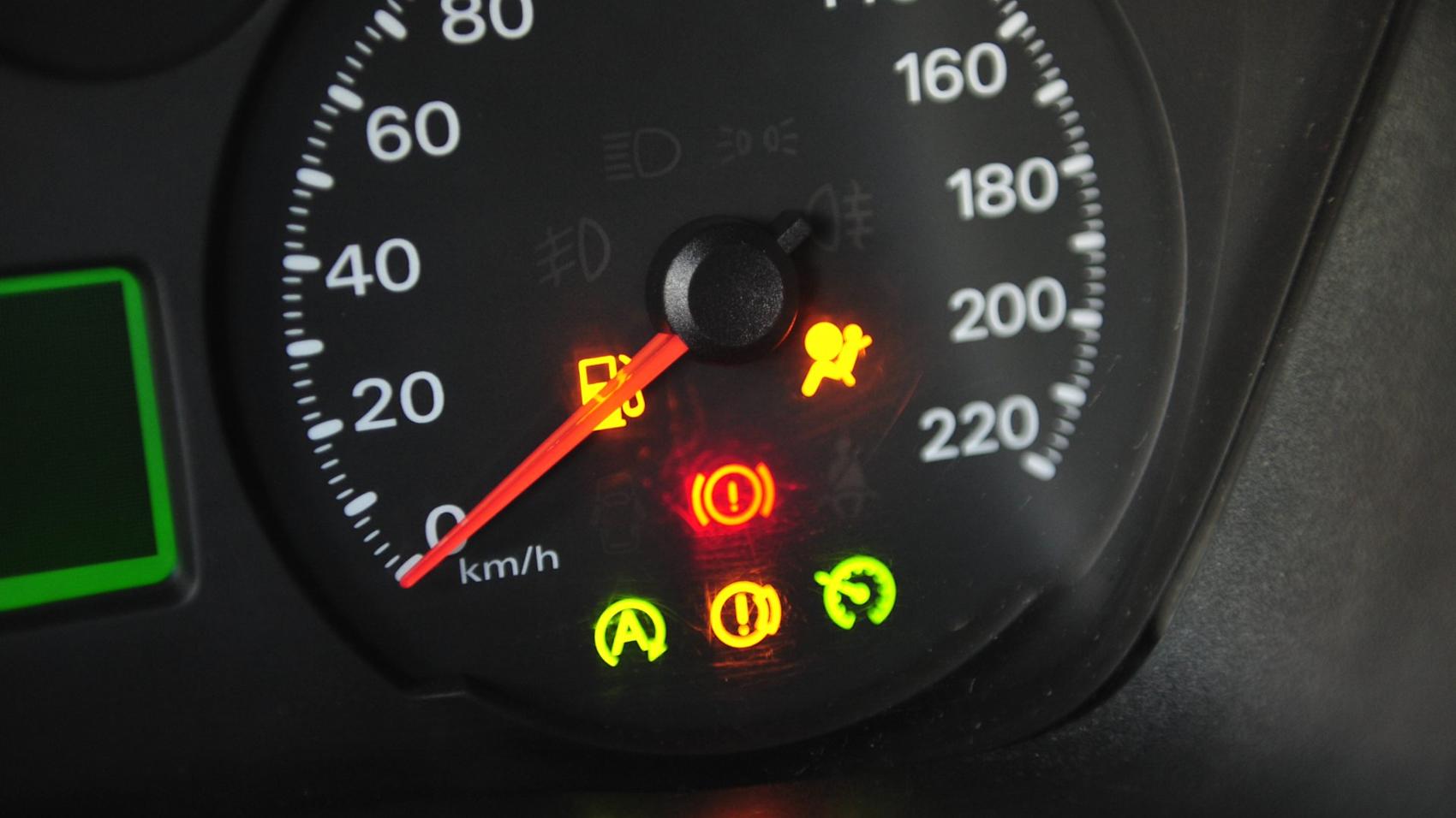 Släcks alla lampor efter bilen startat?