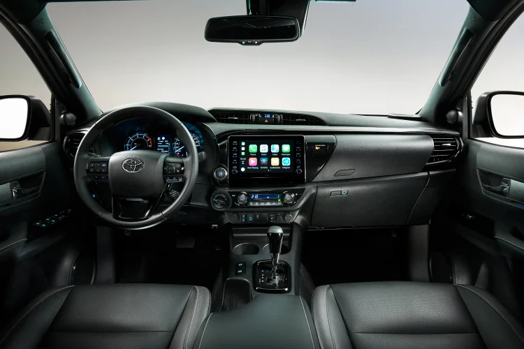 Toyota-hilux-interior