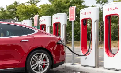 How much does it cost to charge a tesla?