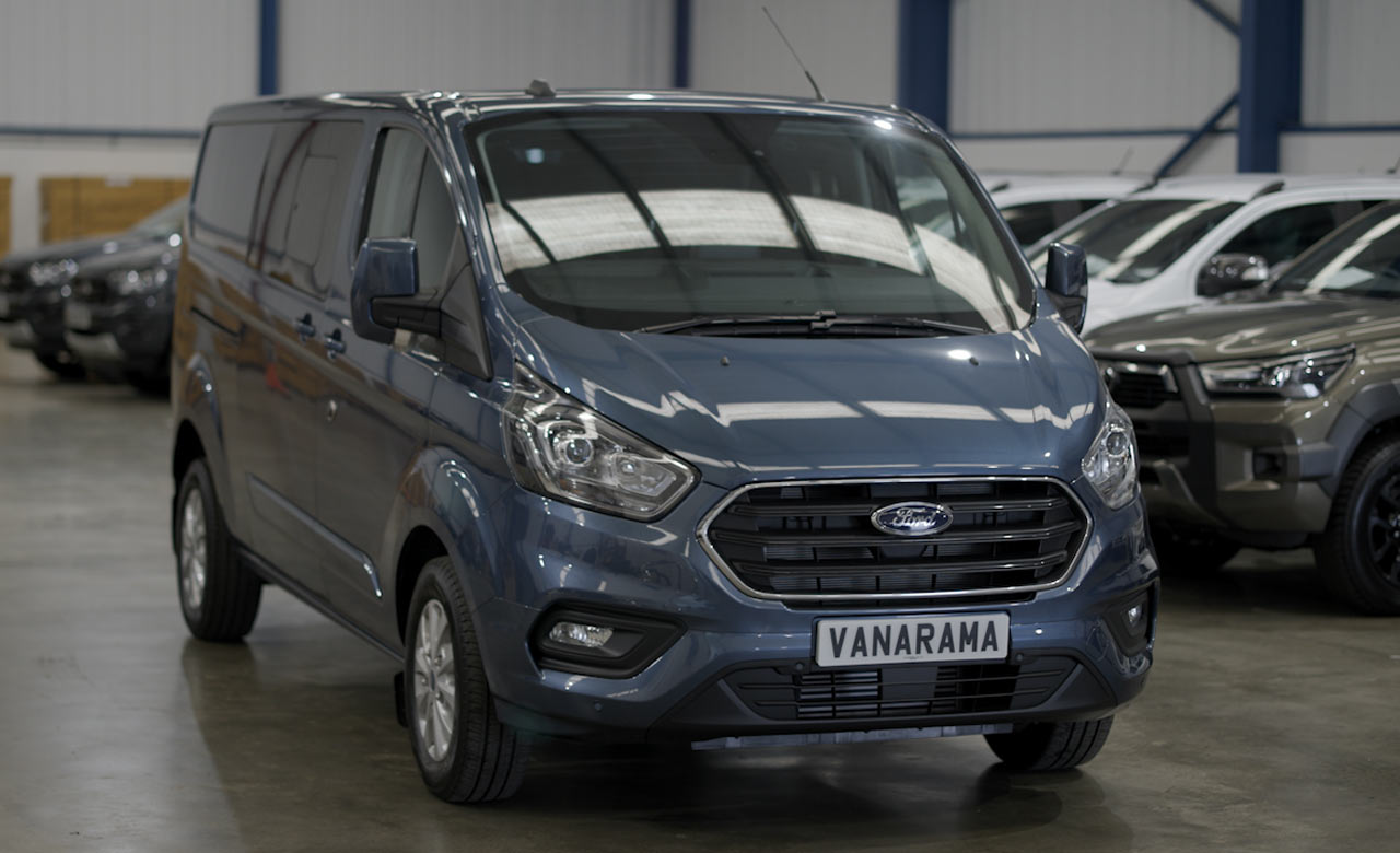 A quick look at the ford transit custom double cab-in-van