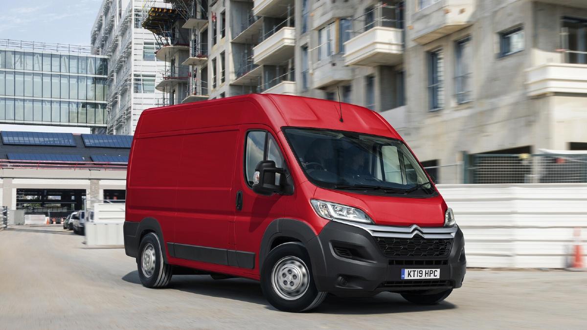 Best vans for builders 2023 | domestic & commercial building contractors | vanarama