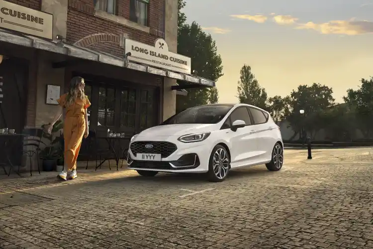 Ford-fiesta-review-2022-glossy