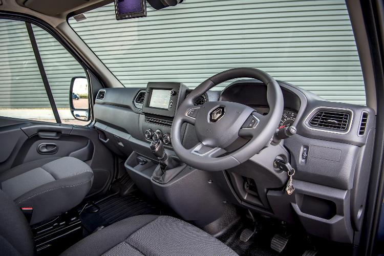 Renaultmaster-2022-review-int-blog