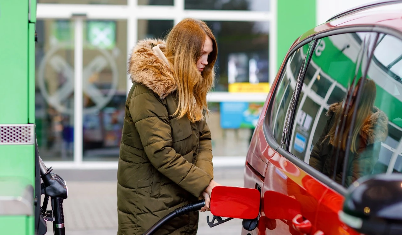 How to save fuel while driving - top money saving tips